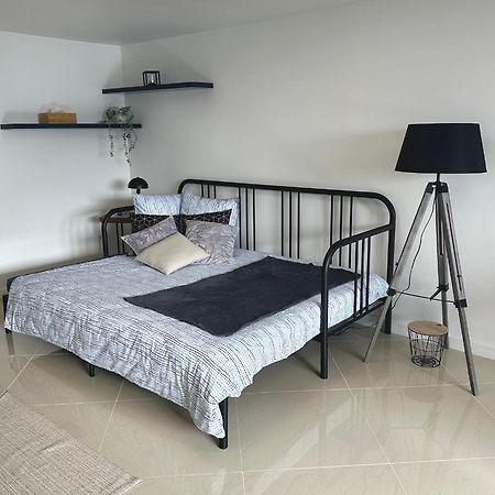 Petite Maison Studio Tout Confort Cosy Givors Autoroute Et Gare Apartment Bagian luar foto