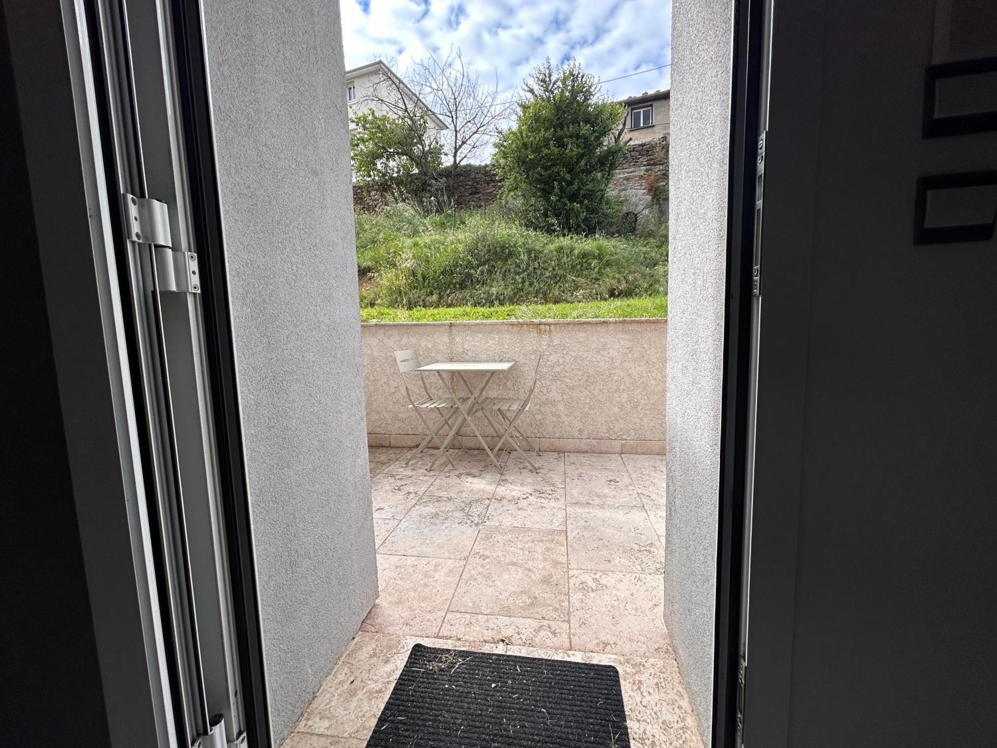 Petite Maison Studio Tout Confort Cosy Givors Autoroute Et Gare Apartment Bagian luar foto